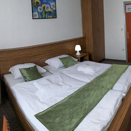Restavracija In Prenocisca Carda Hotell Martjanci Eksteriør bilde