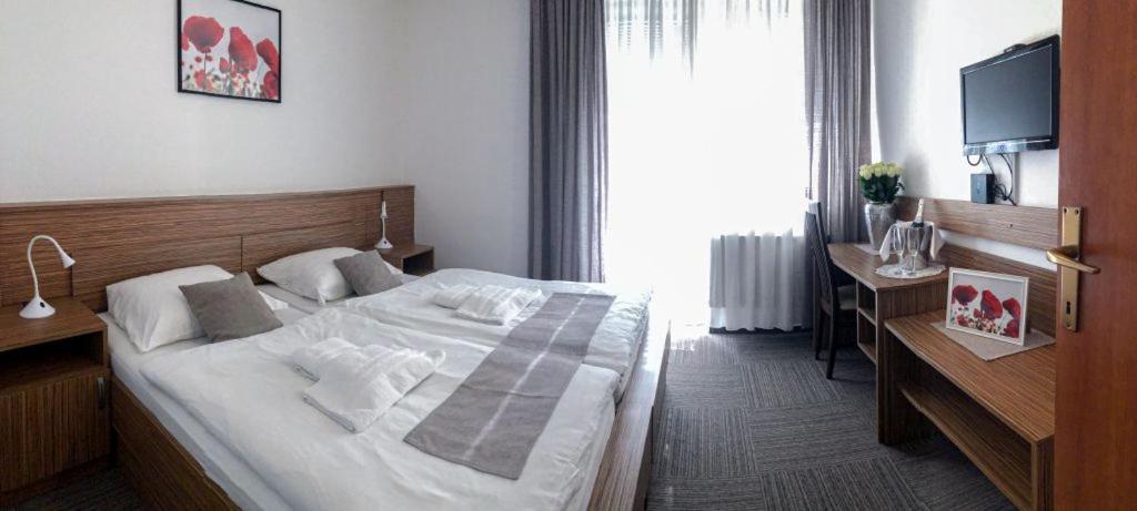 Restavracija In Prenocisca Carda Hotell Martjanci Eksteriør bilde