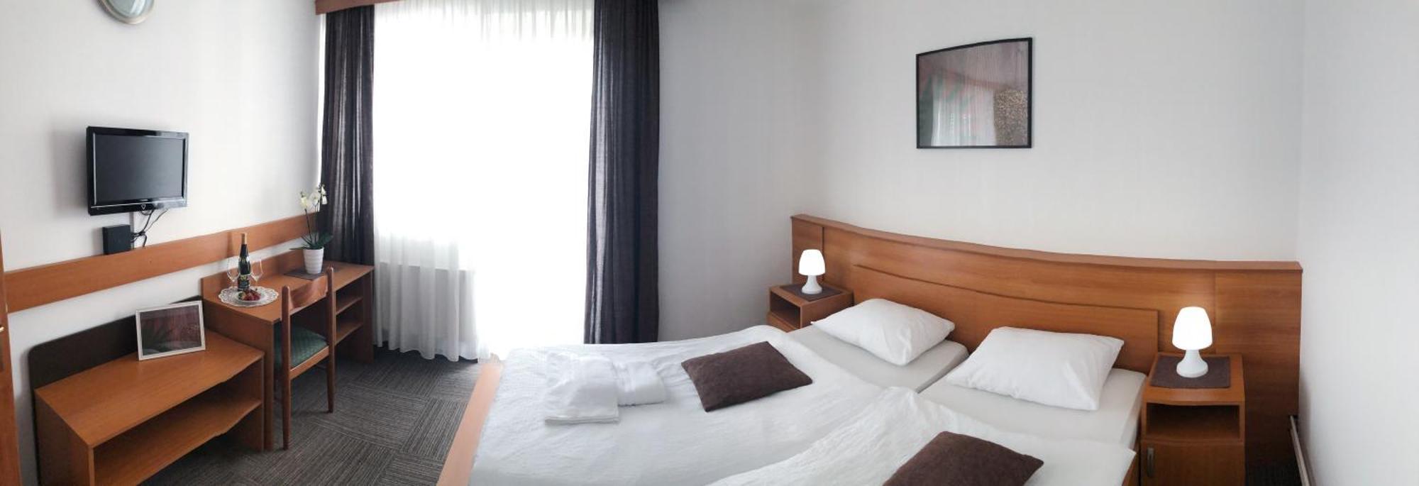 Restavracija In Prenocisca Carda Hotell Martjanci Eksteriør bilde